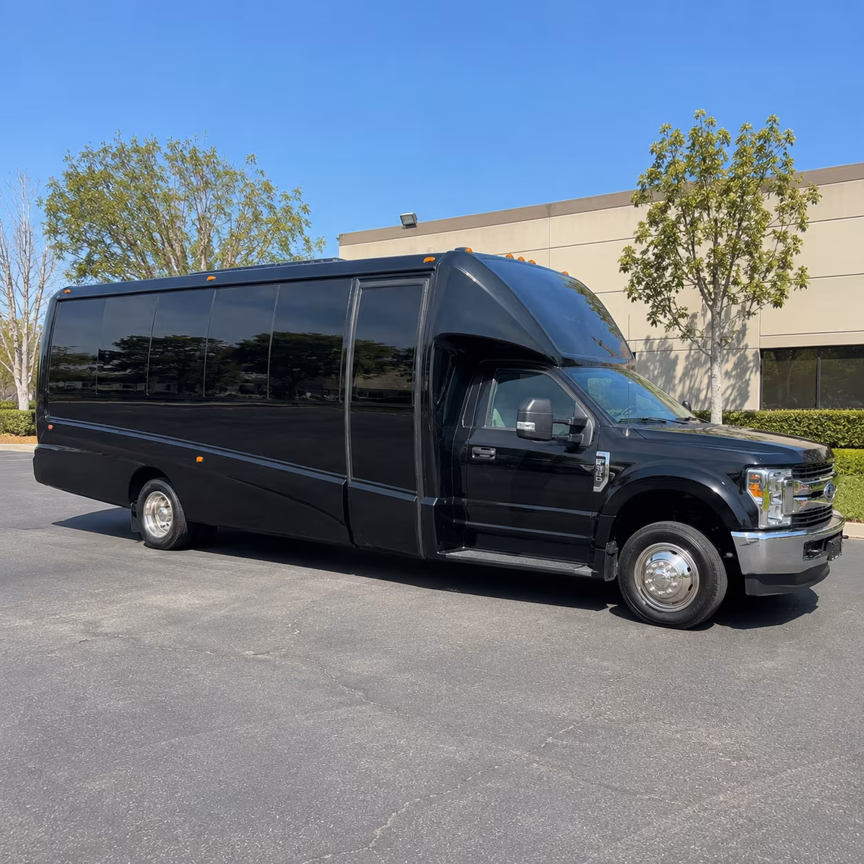 bachelorette and bachelor party buses in charleston