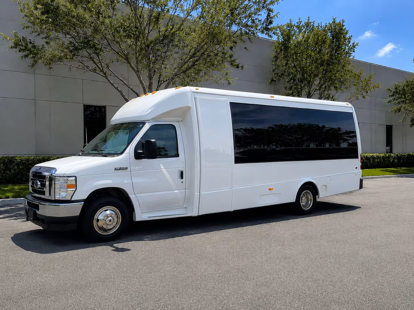 bus rentals for corporate retreats along the south carolina coast