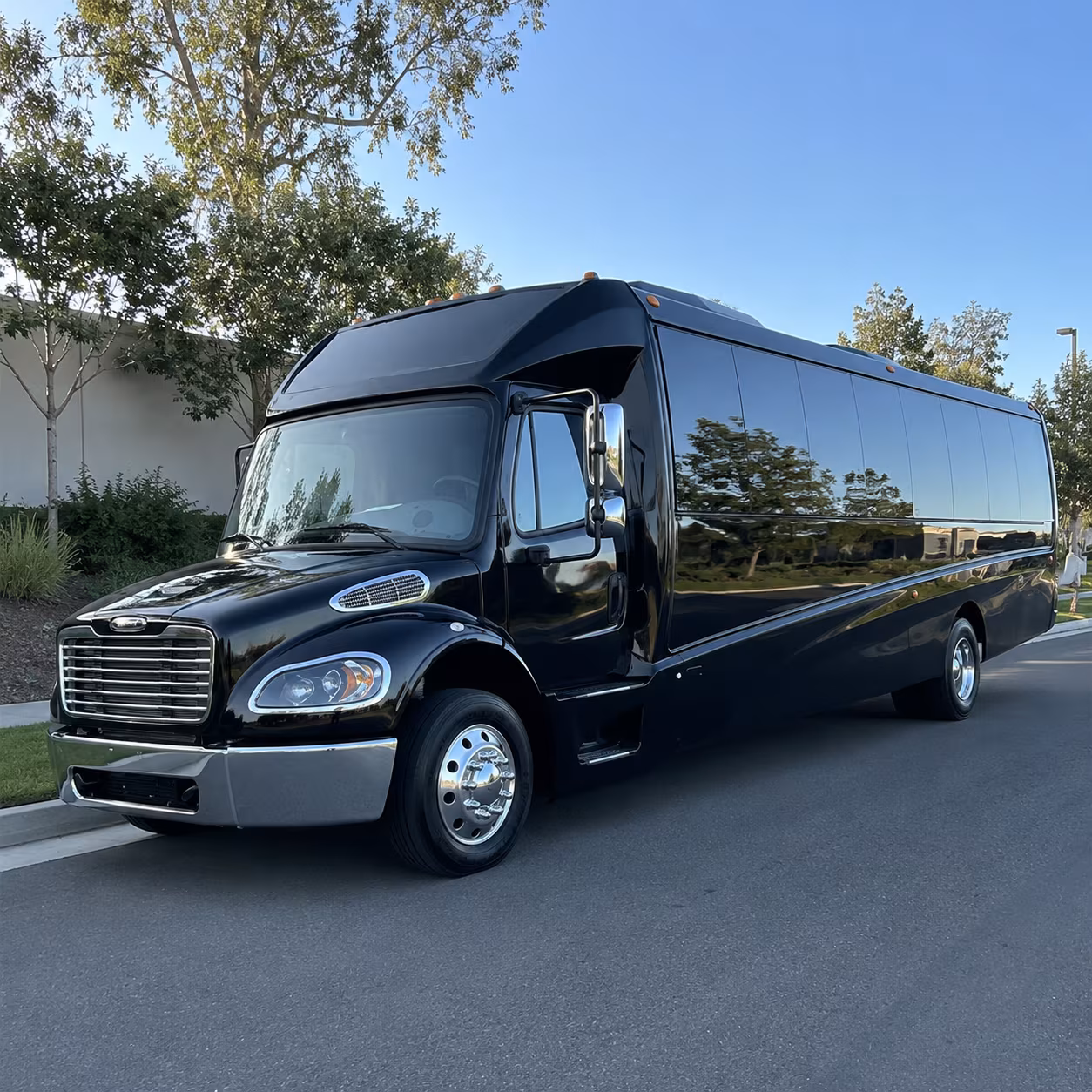 charleston 28 passenger minibus