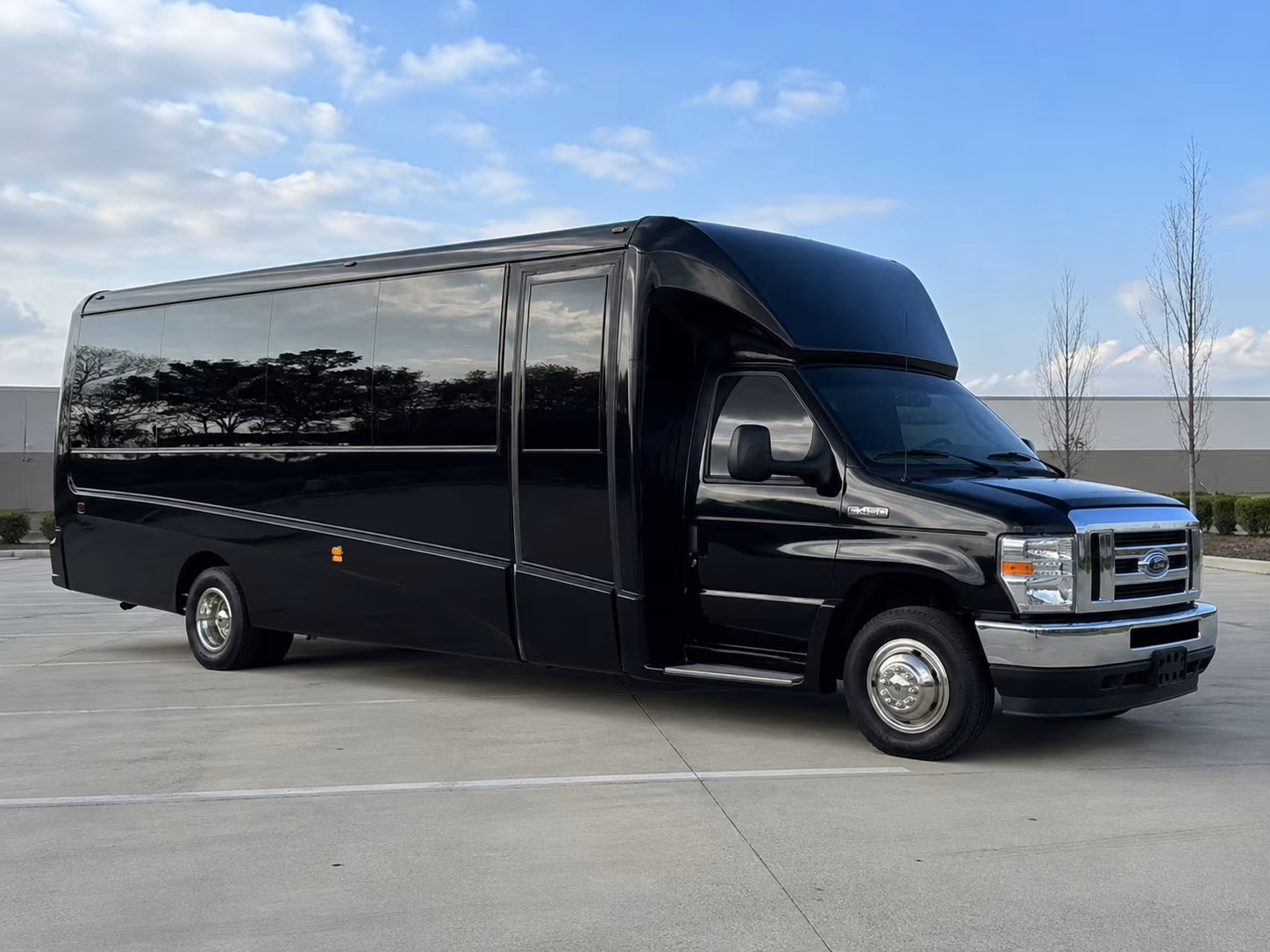 charter buses to the north charleston coliseum and amphitheatre shows