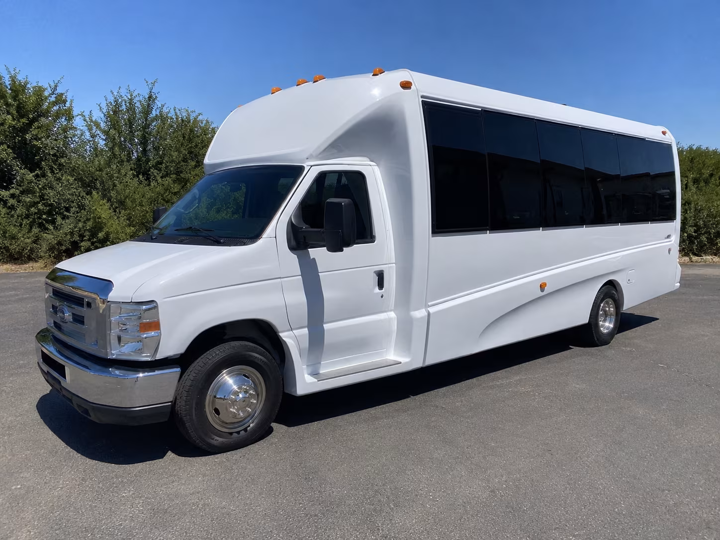 party buses for bachelorette wine tours around charleston